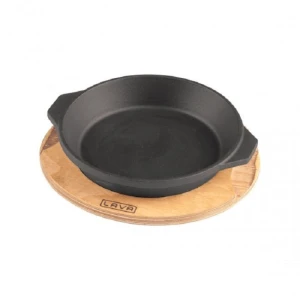 LAVA czarne żeliwne naczynie na drewnianej podstawie, średnica 16 cm, 0,32 l