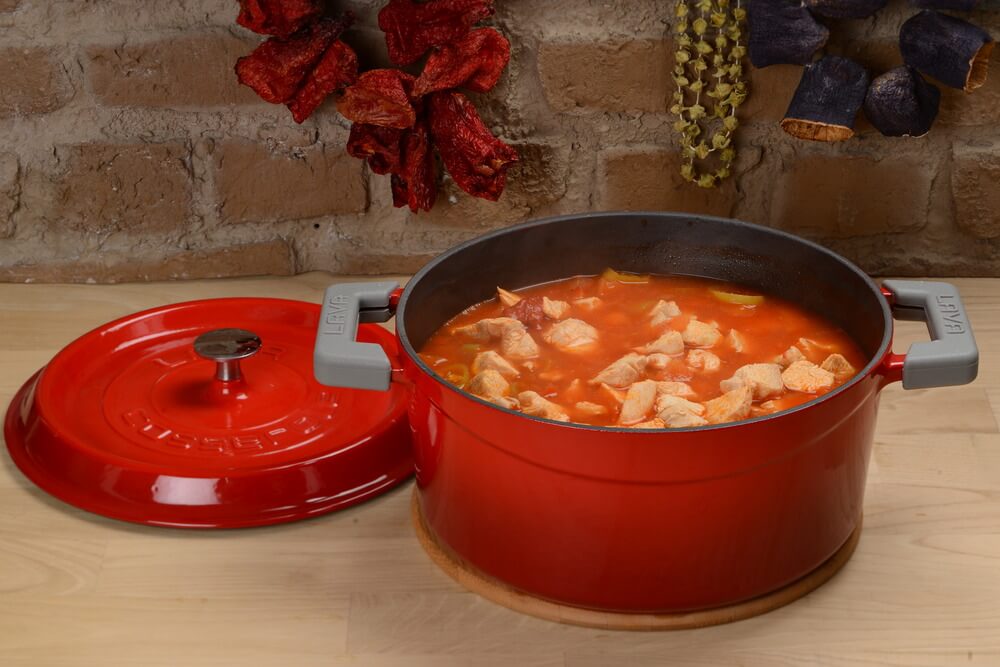 czerwone naczynie z żeliwa ALVA